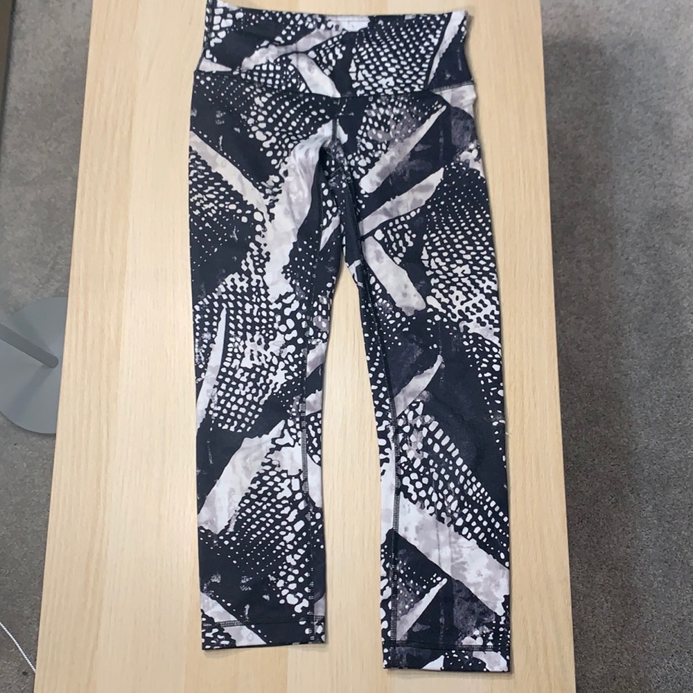 Lululemon Wunder Under Leggings Cropped